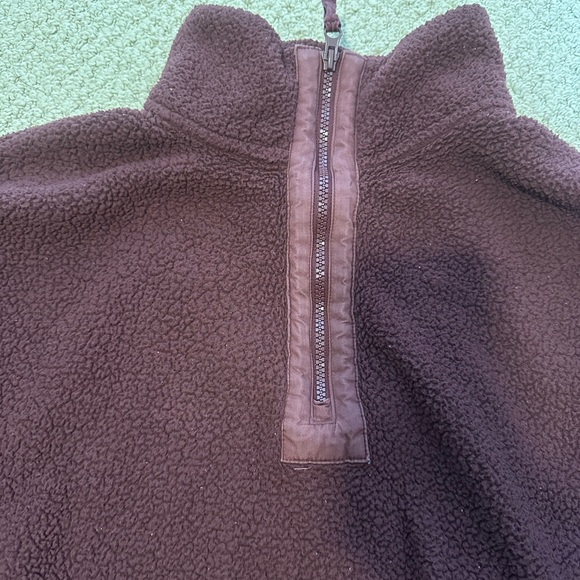 Gap - Burgundy Sherpa Quarter Zip Sweater - Picture 6 of 6